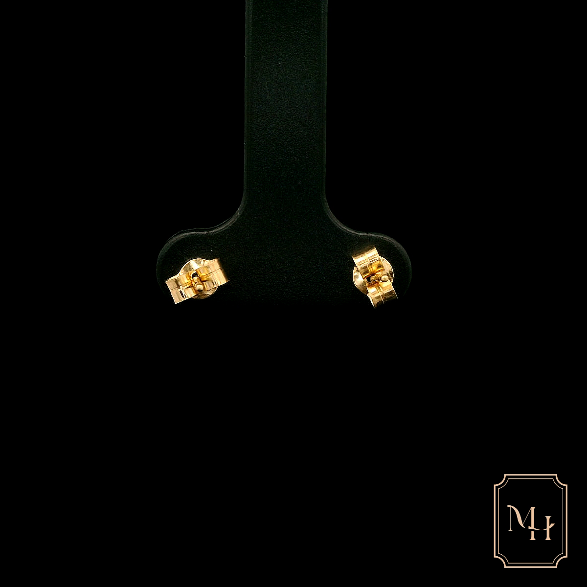 Four-Claw Orange Sapphire Stud Earrings