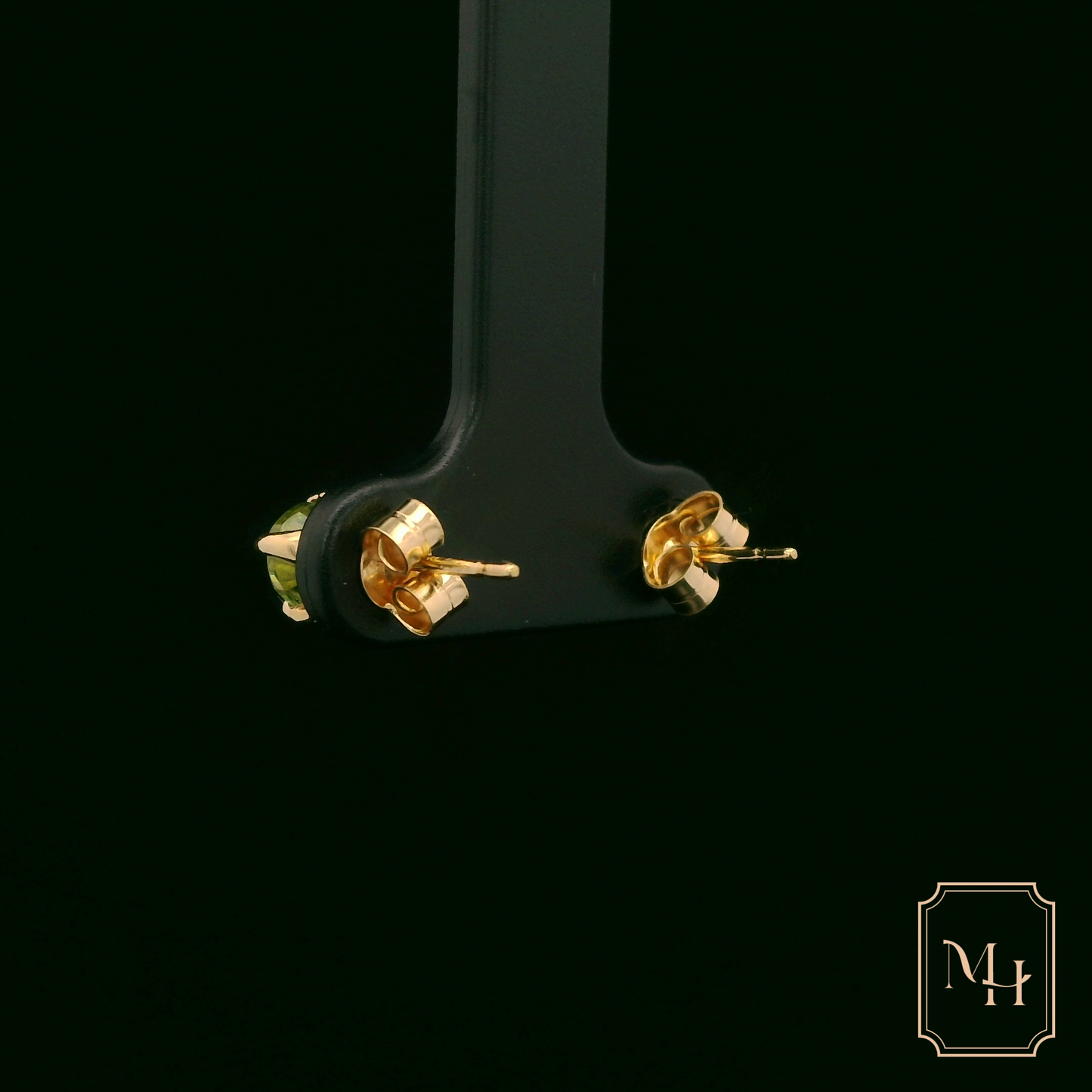Four-Claw Peridot Earrings