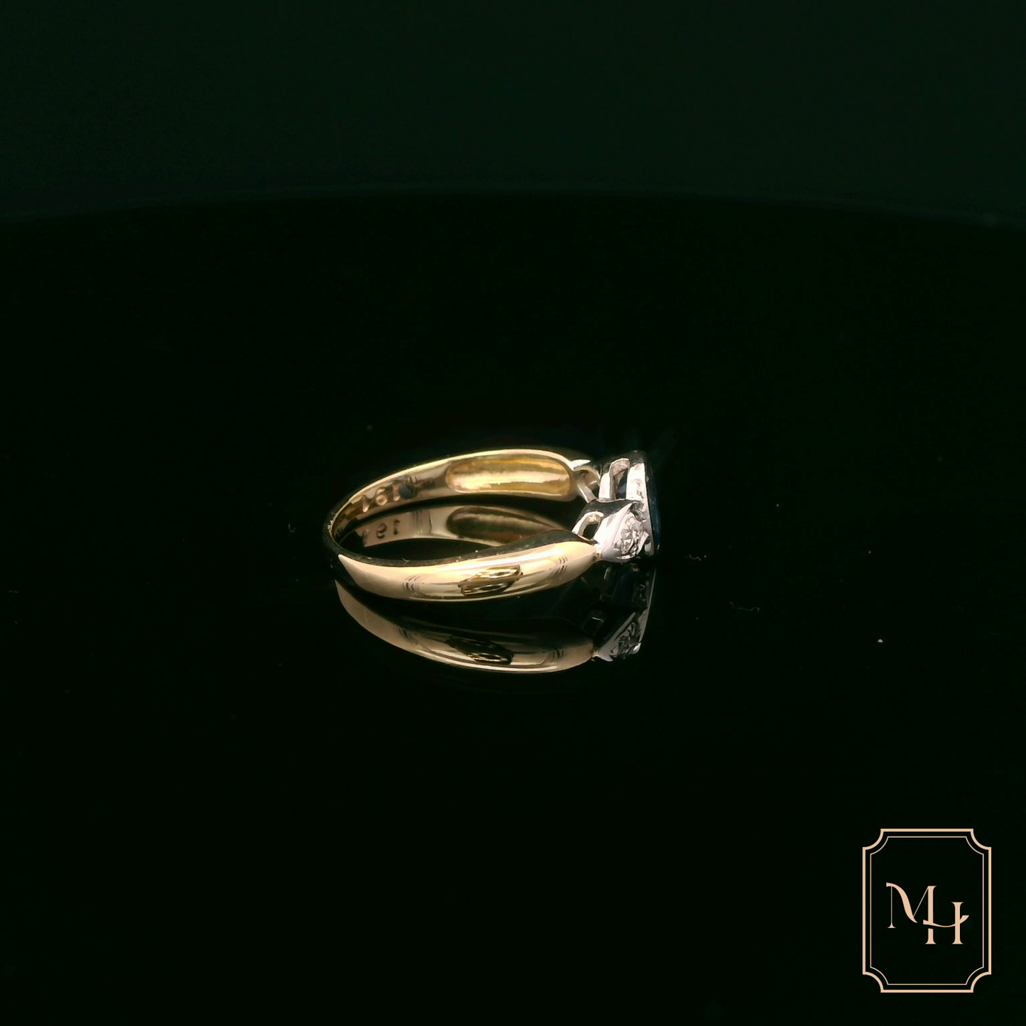 Sapphire & Diamond Rub-Over Ring