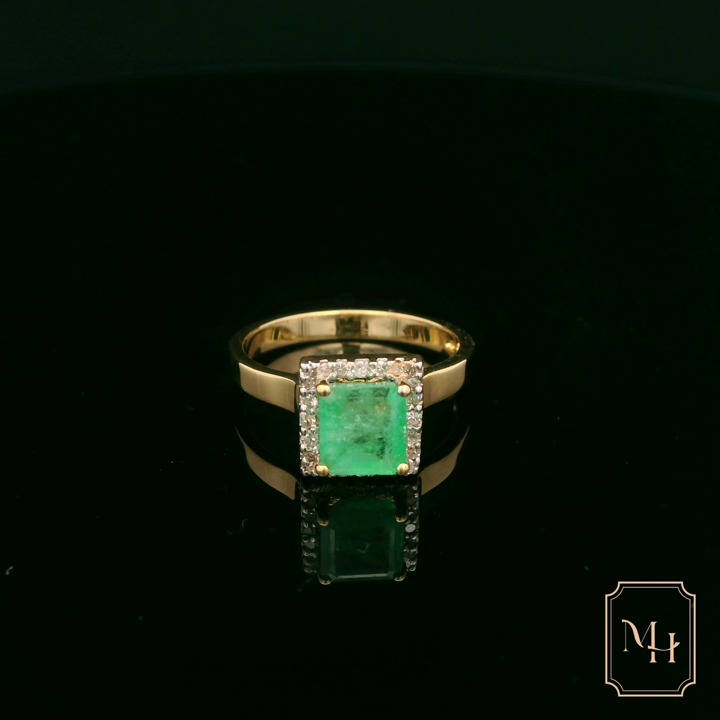 Elegant Emerald & Diamond Ring