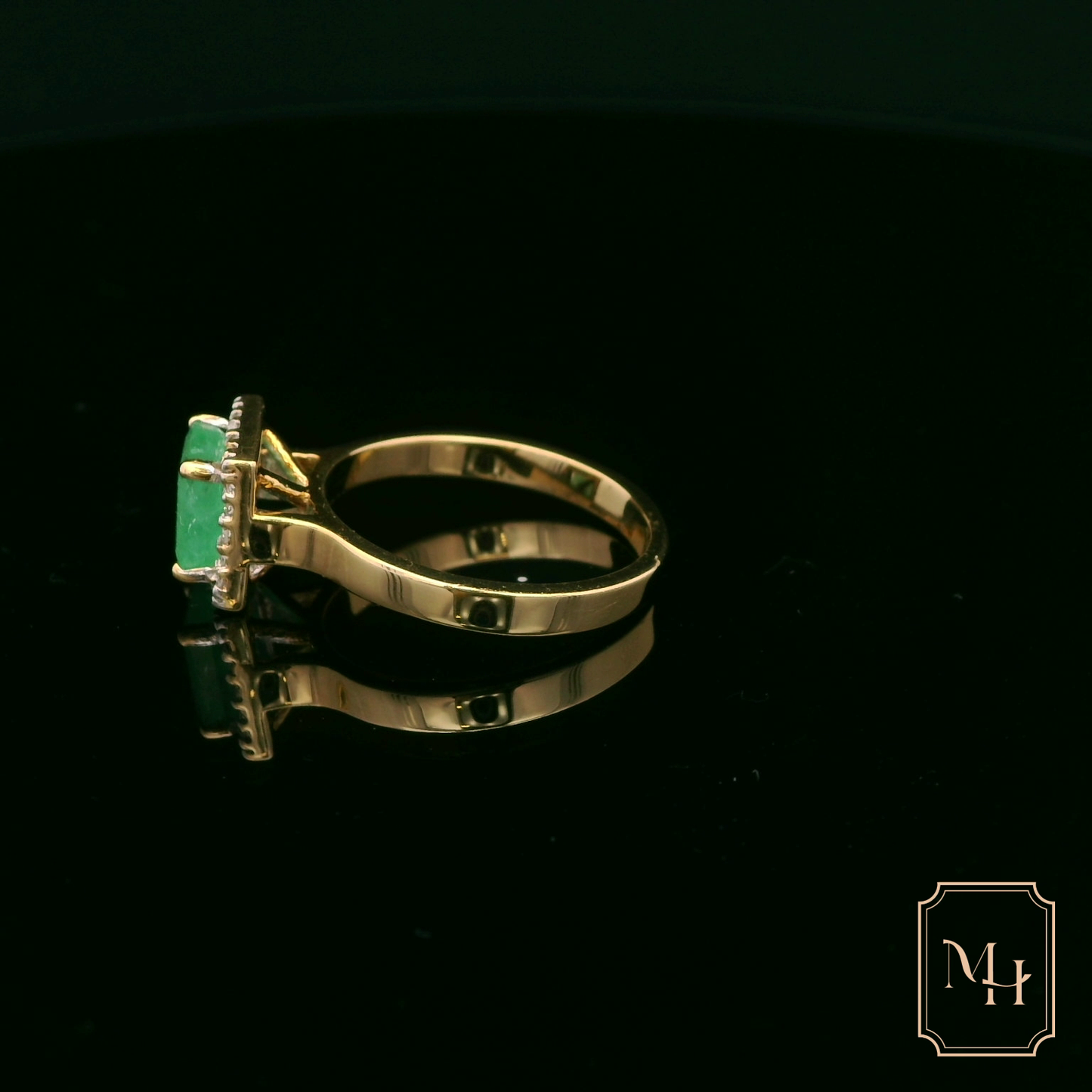 Elegant Emerald & Diamond Ring