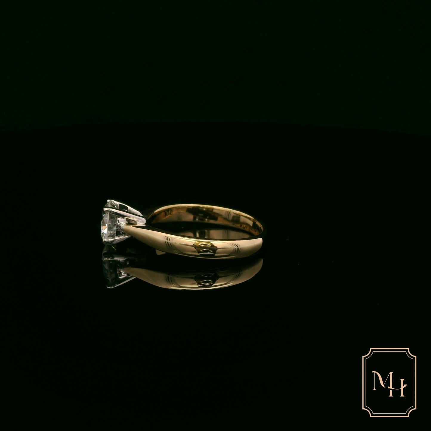 Solitaire-Diamond Engagement Ring
