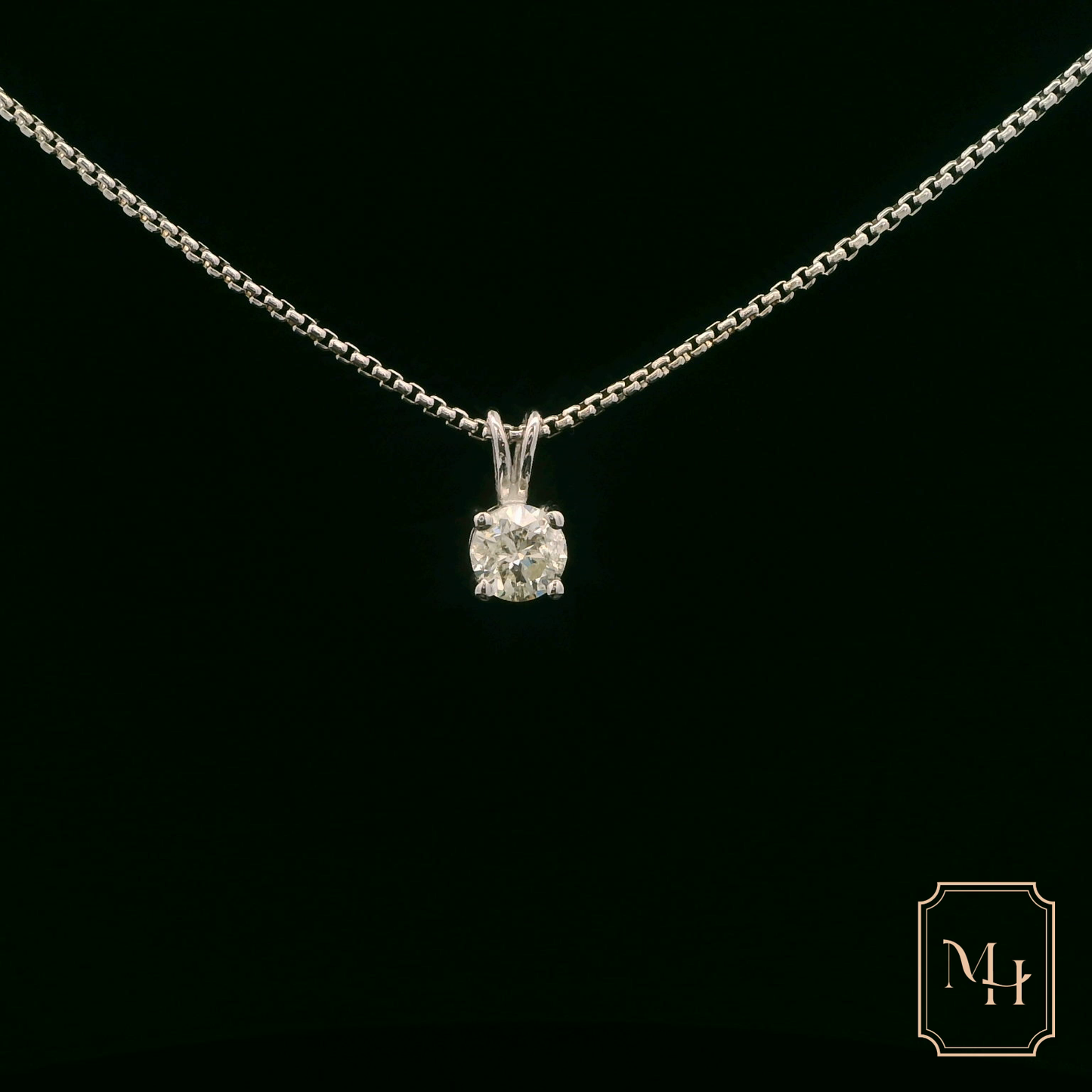 Elegant Silver Pendant Necklace