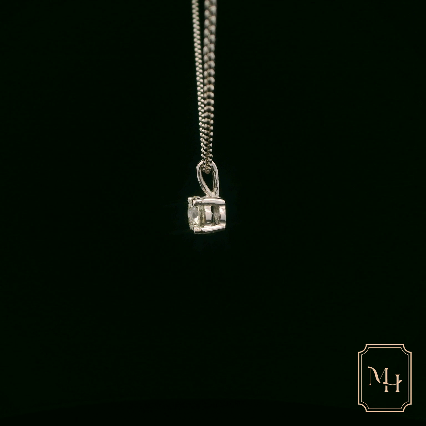 Elegant Silver Pendant Necklace