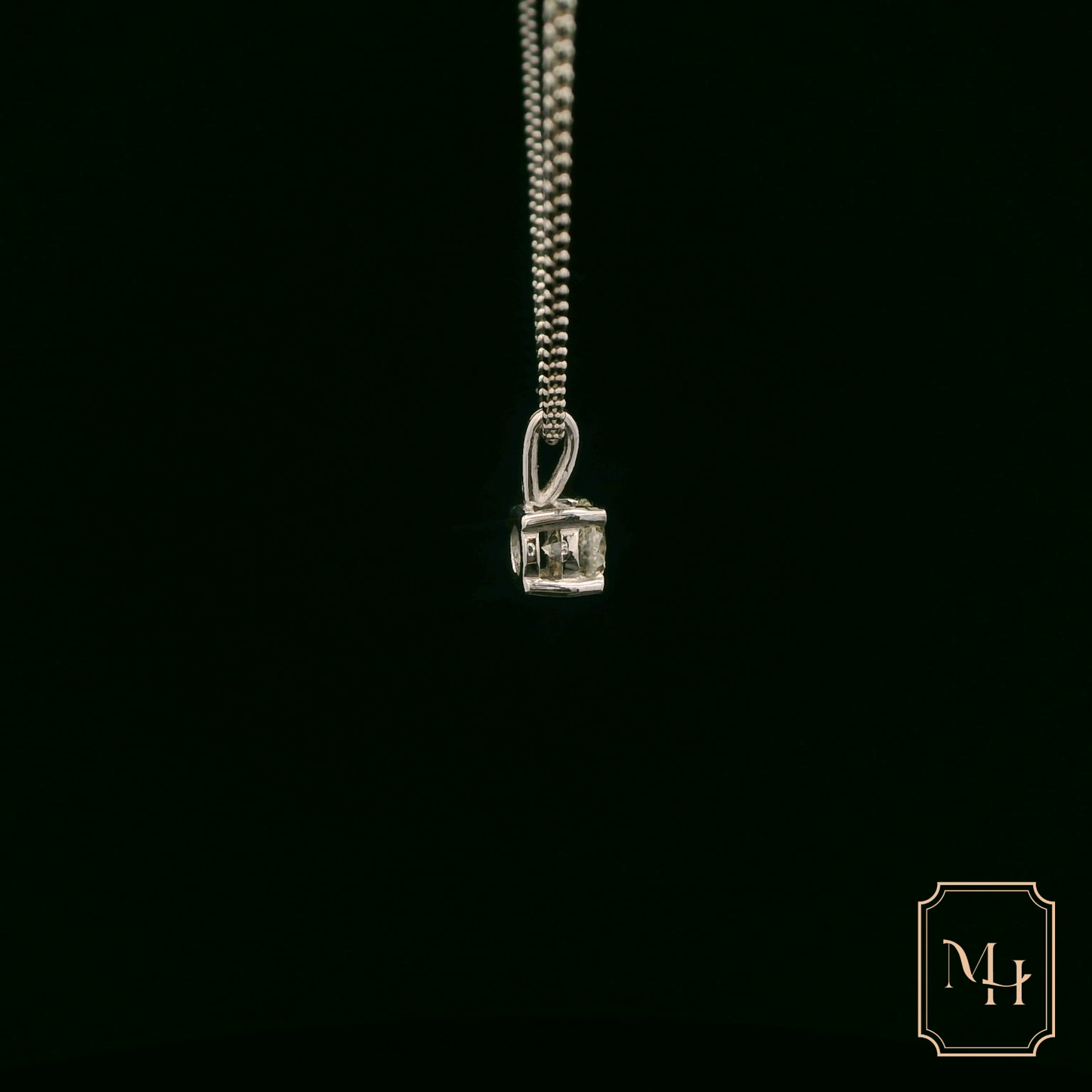 Elegant Silver Pendant Necklace