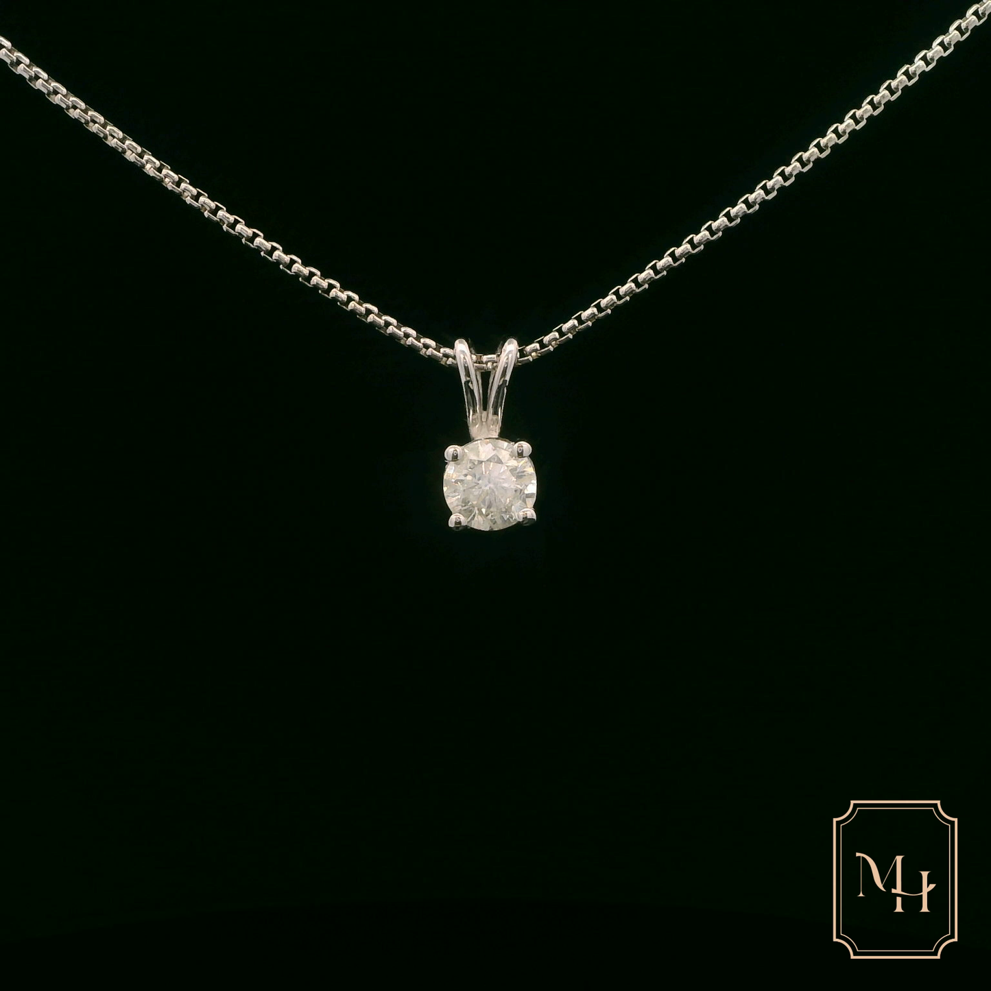 Elegant Silver Pendant Necklace