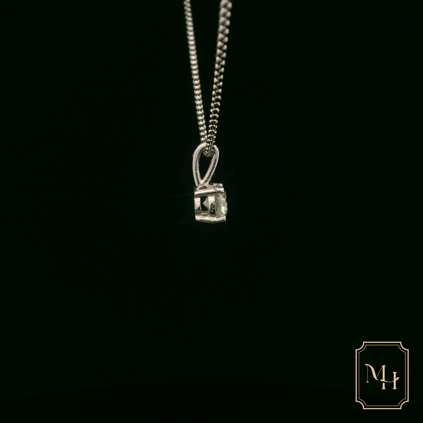 Elegant Silver Pendant Necklace