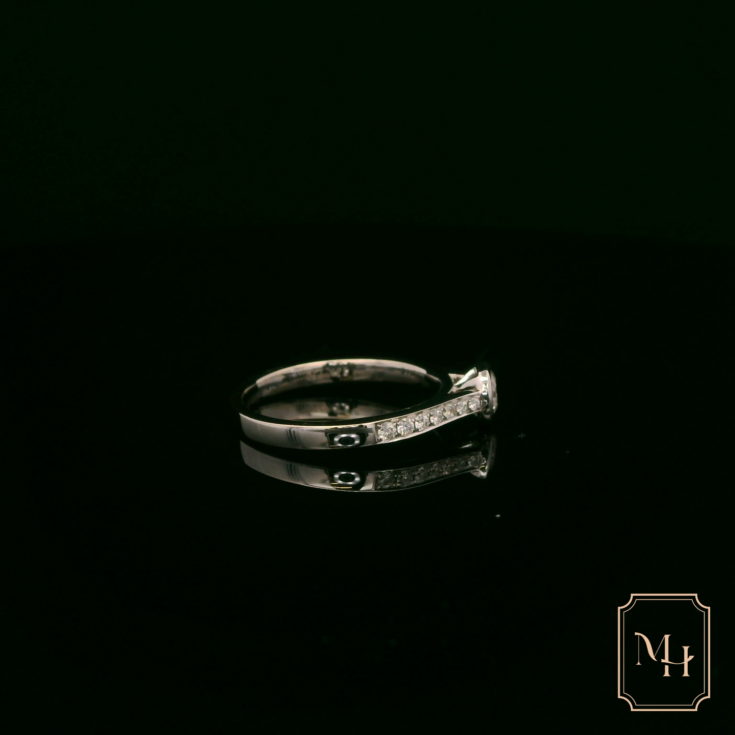 Solitaire-Diamond Ring