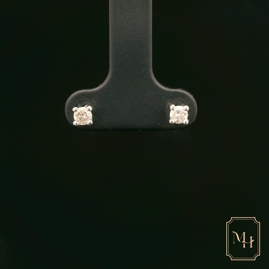 Four-Claw Diamond Stud Earrings