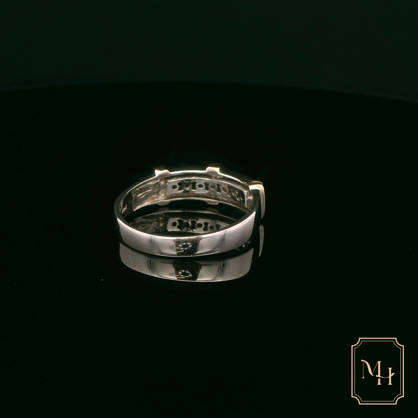 Seven-Stone Diamond and Gold Ring