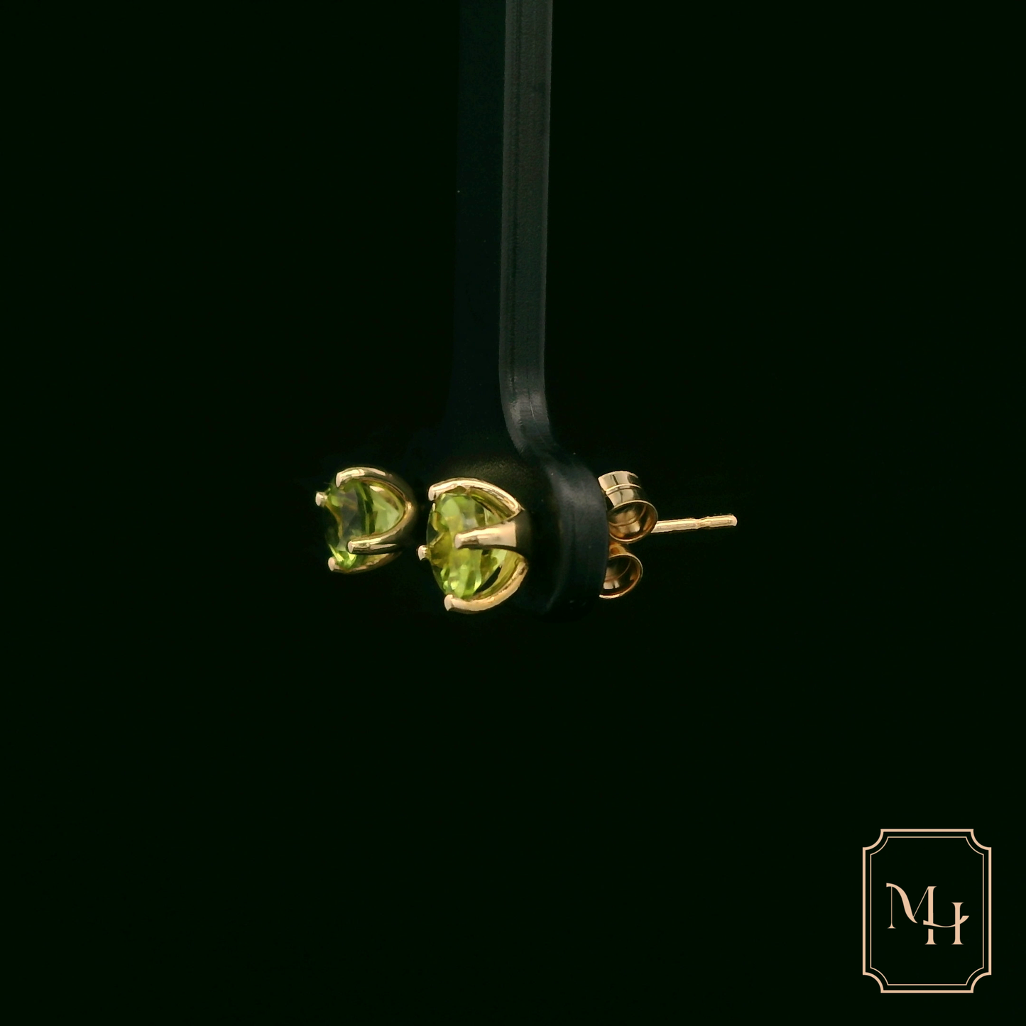 Four-Claw Peridot Earrings