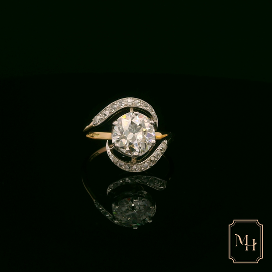Universal Diamond Engagement Ring