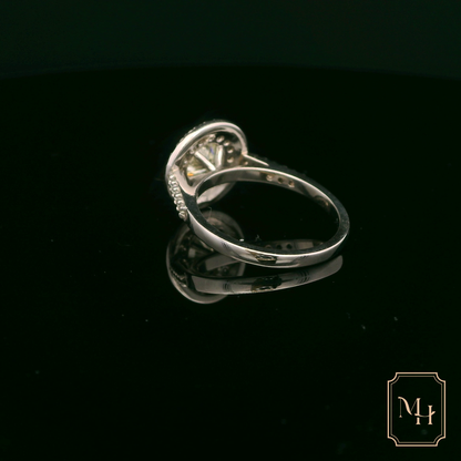 Round Double-Halo Diamond Ring