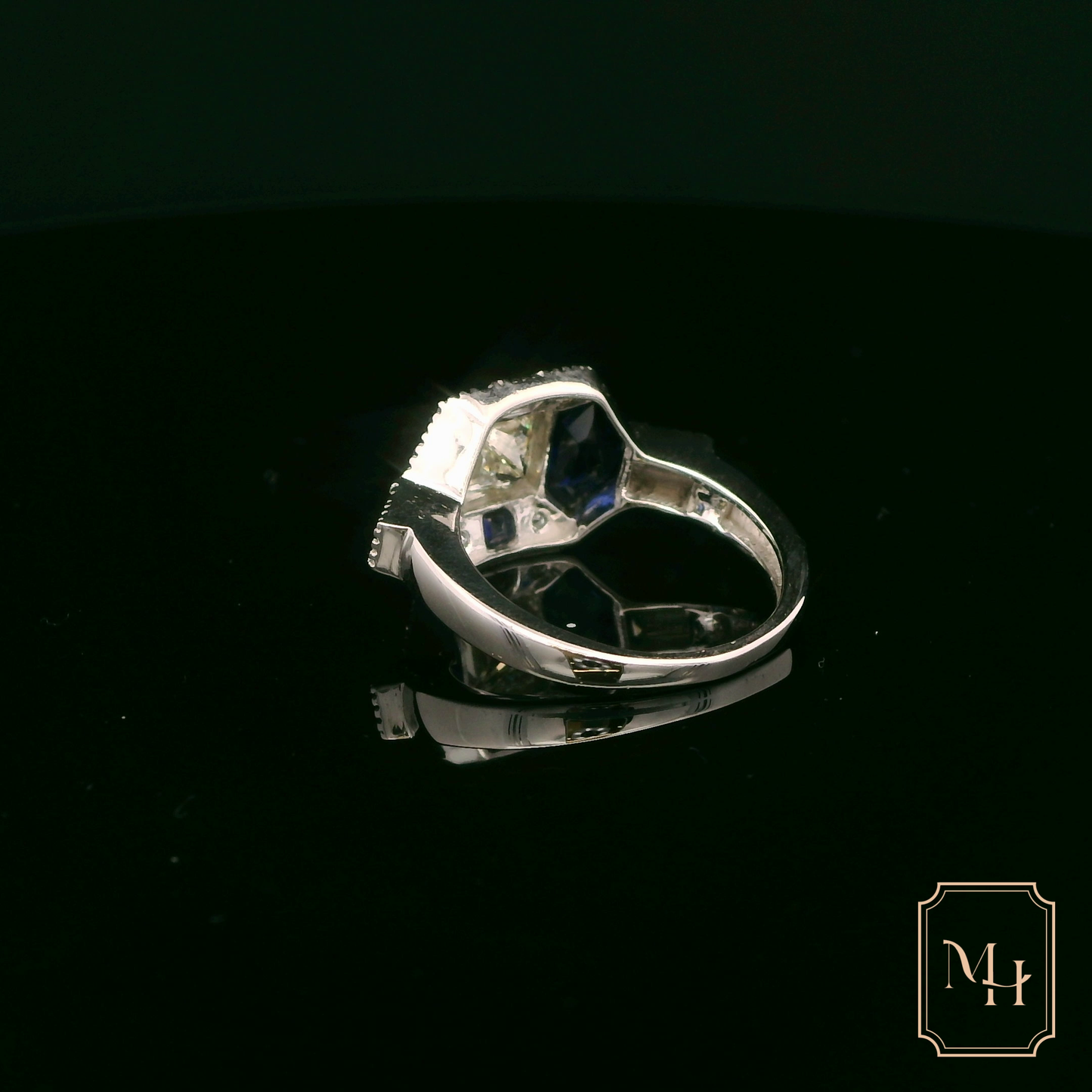 Elegant Sapphire & Diamond Ring