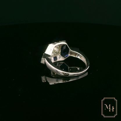Elegant Sapphire & Diamond Ring