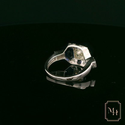 Elegant Sapphire & Diamond Ring