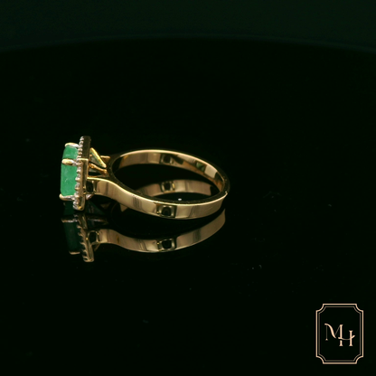 Elegant Emerald & Diamond Ring