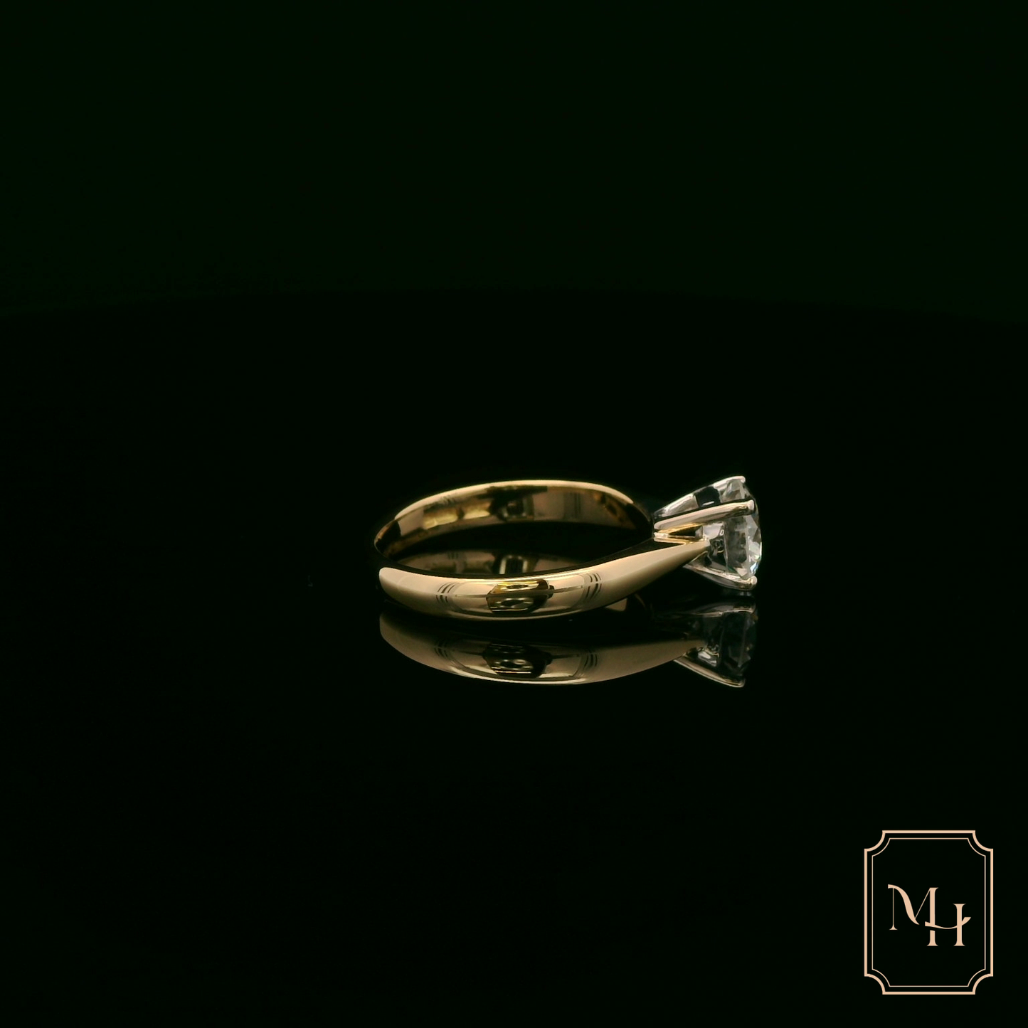 Solitaire-Diamond Engagement Ring