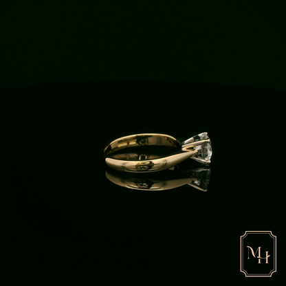 Solitaire-Diamond Engagement Ring