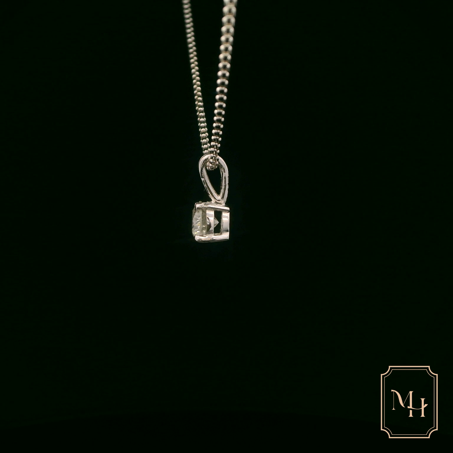 Elegant Silver Pendant Necklace