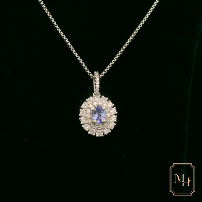Elegant Silver Pendant with Gemstone