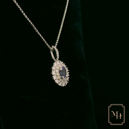 Elegant Silver Pendant with Gemstone