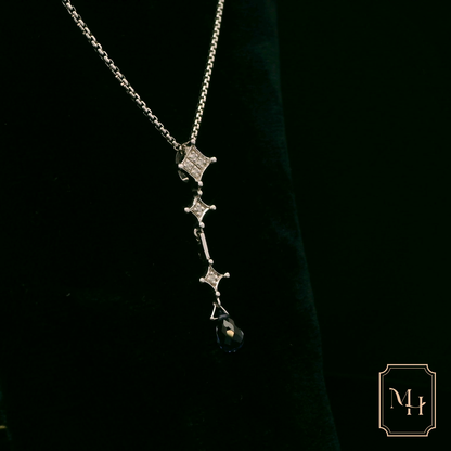 Elegant Silver Pendant Necklace