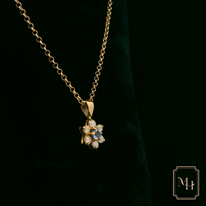 Elegant Floral Pendant Necklace