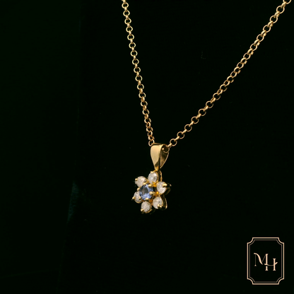 Elegant Floral Pendant Necklace