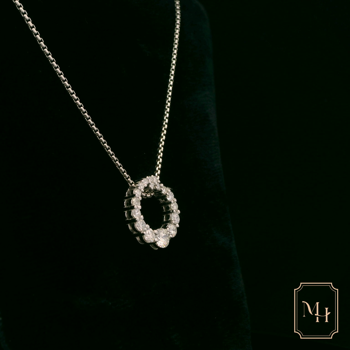 Elegant Silver Pendant Necklace