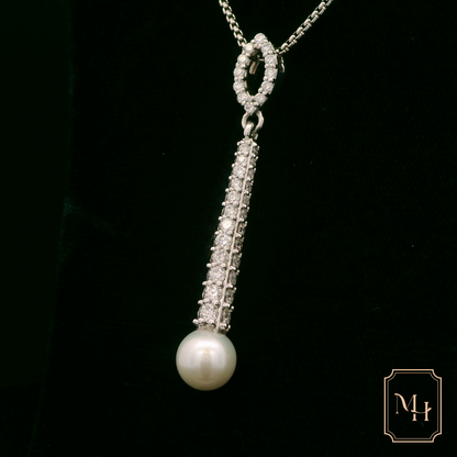 Elegant Pearl and Diamond Pendant