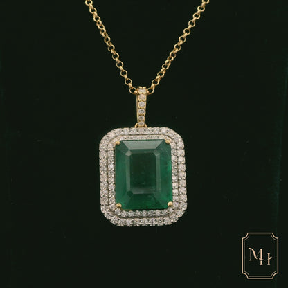 Elegant Emerald Pendant Necklace