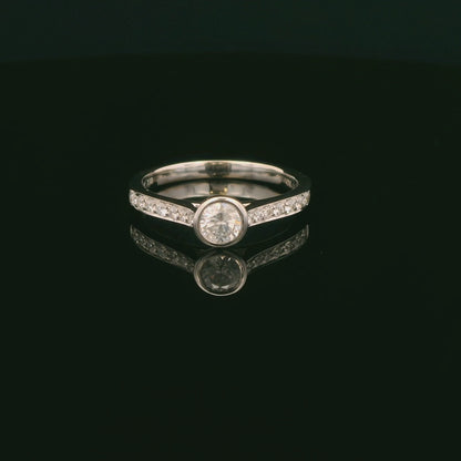 Solitaire-Diamond Ring