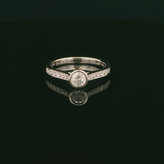 Solitaire-Diamond Ring