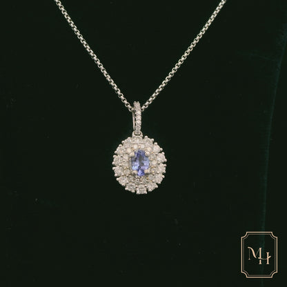 Elegant Silver Pendant with Gemstone