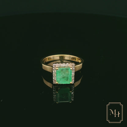 Elegant Emerald & Diamond Ring